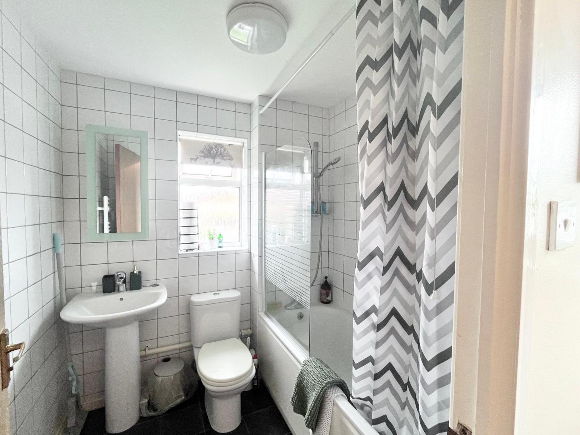 Lush House Close To Ashford Town Centre With Driveway Kültér fotó